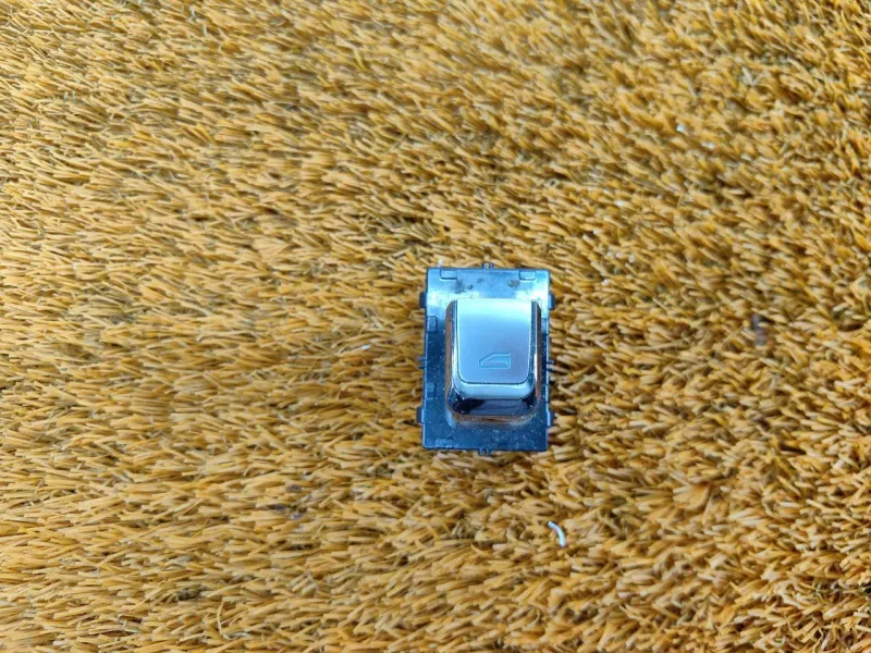 Кнопка стеклоподъемника