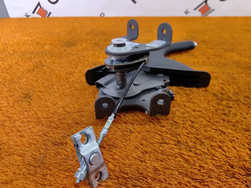 Рычаг стояночного тормоза