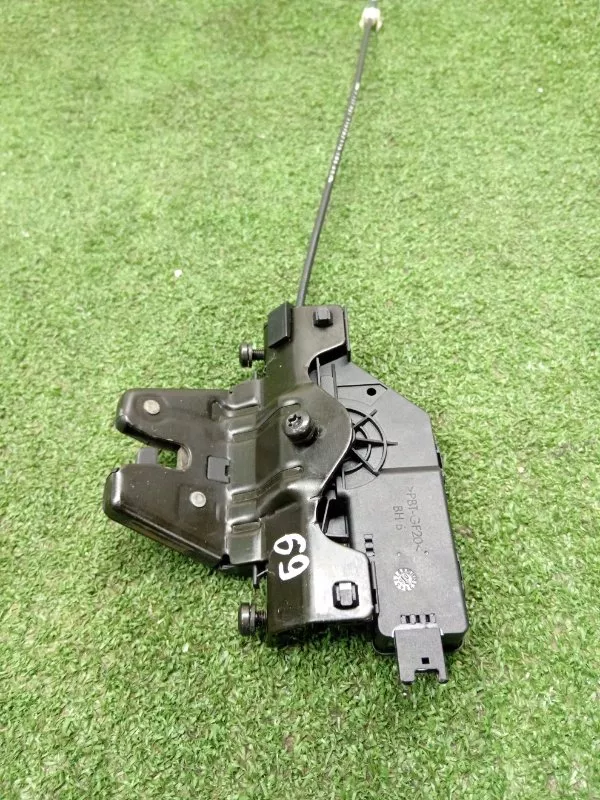 Замок багажника