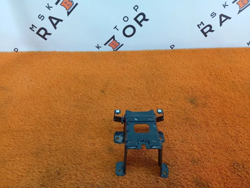 Кронштейн подлокотника