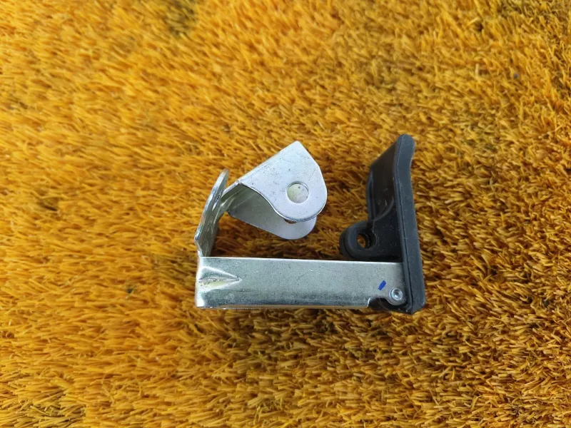 Ручка открывания капота