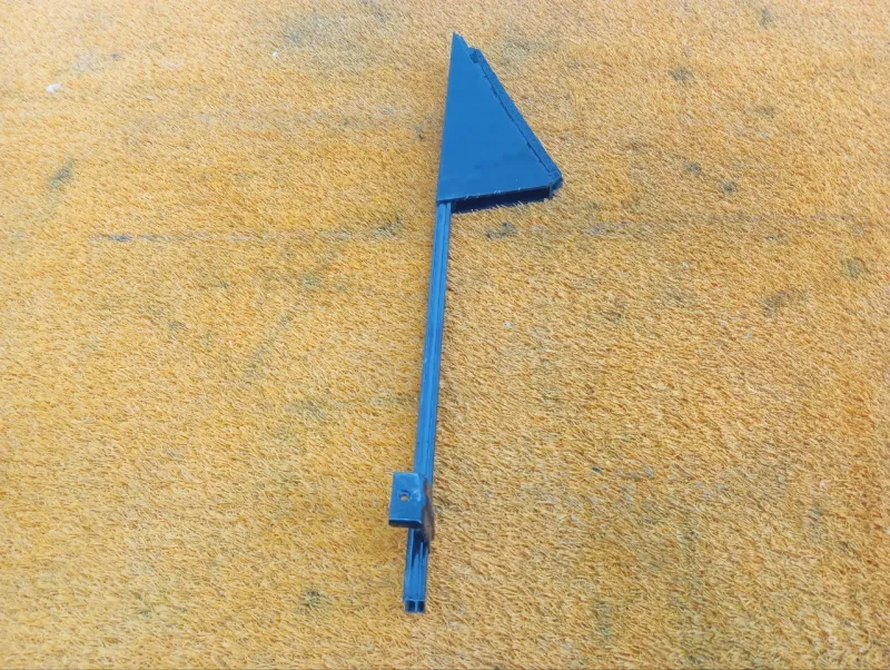 Направляющая стекла двери