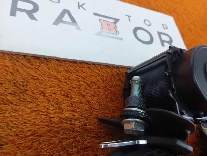 Ремень безопасности