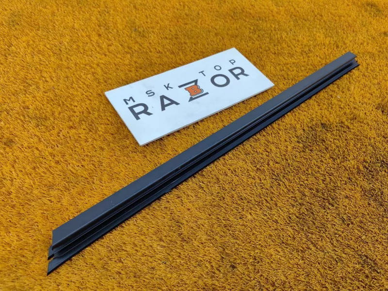 Уплотнитель стекла двери