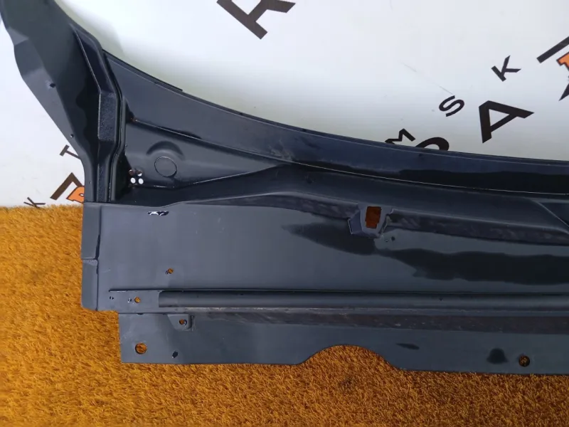 Решетка под лобовое стекло