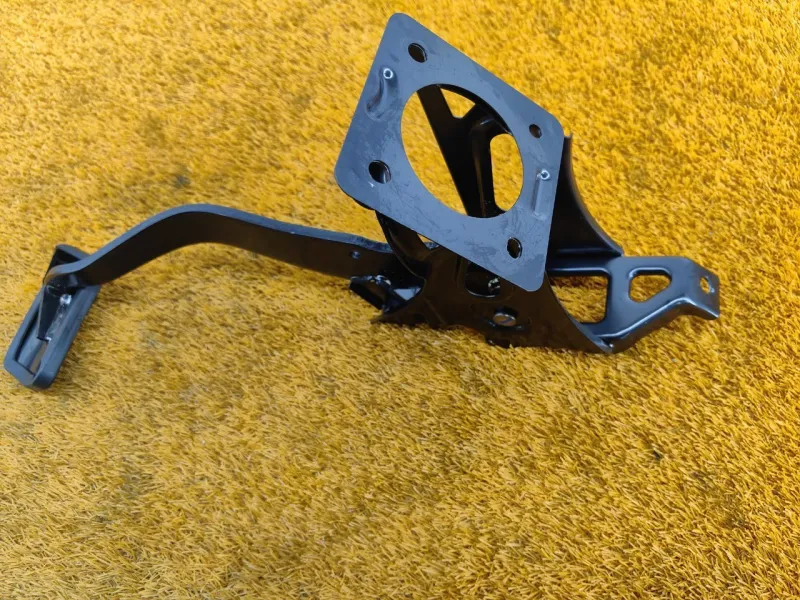 Педаль тормоза