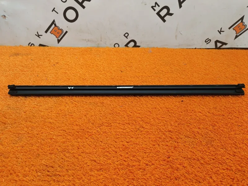 Уплотнитель стекла двери