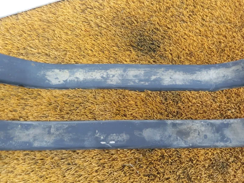 Крепление топливного бака