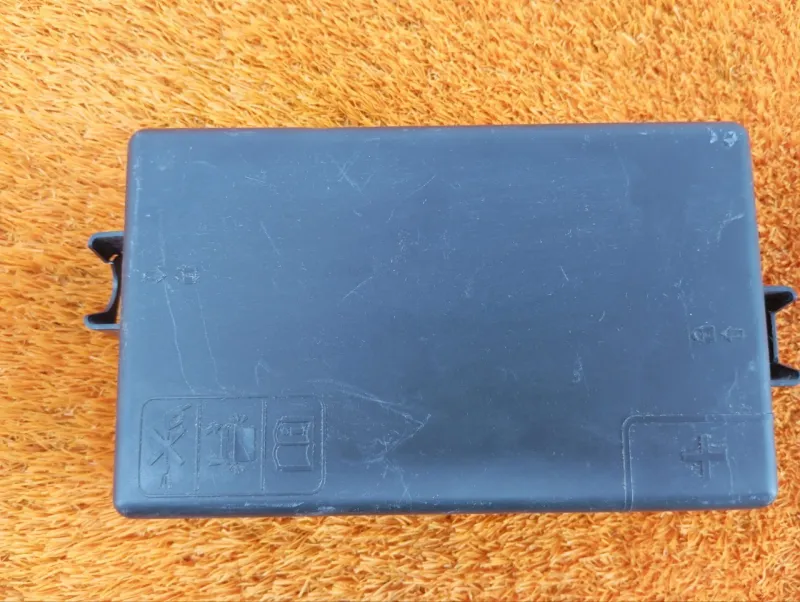 Крышка блока предохранителей