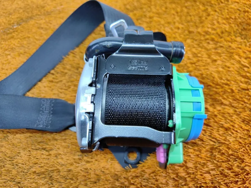 Ремень безопасности