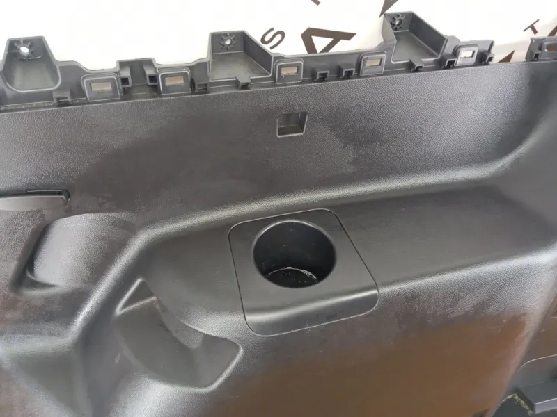 Обшивка багажника