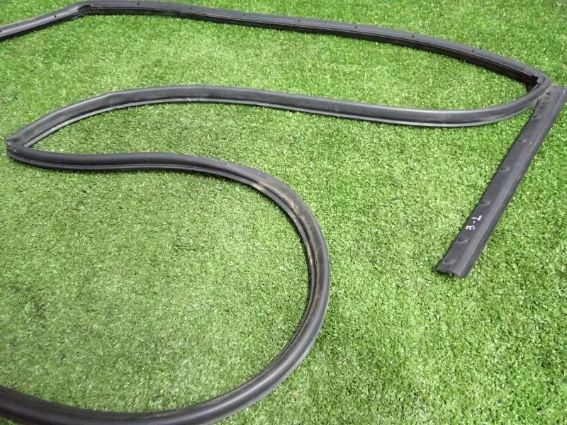 Уплотнитель двери