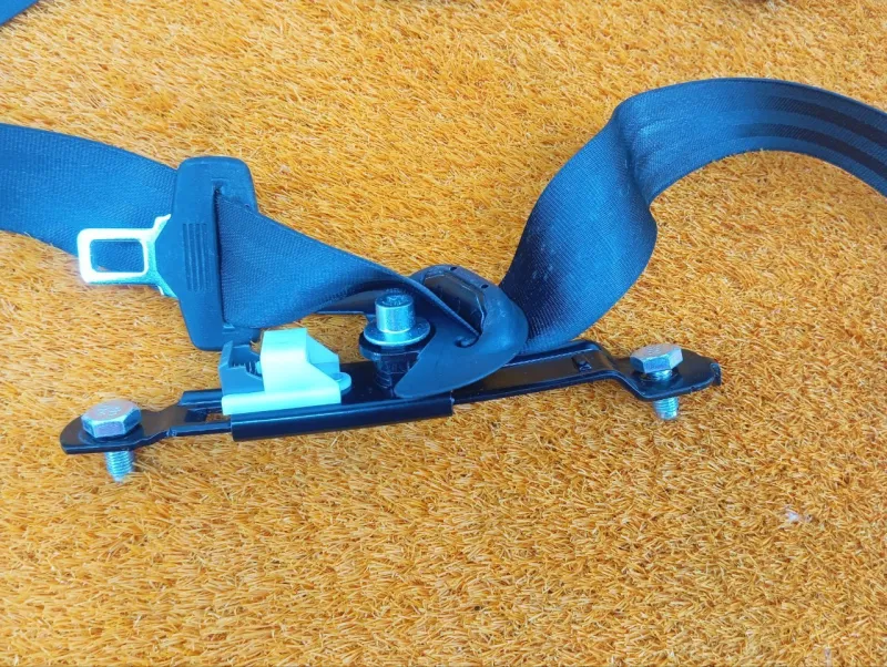 Ремень безопасности