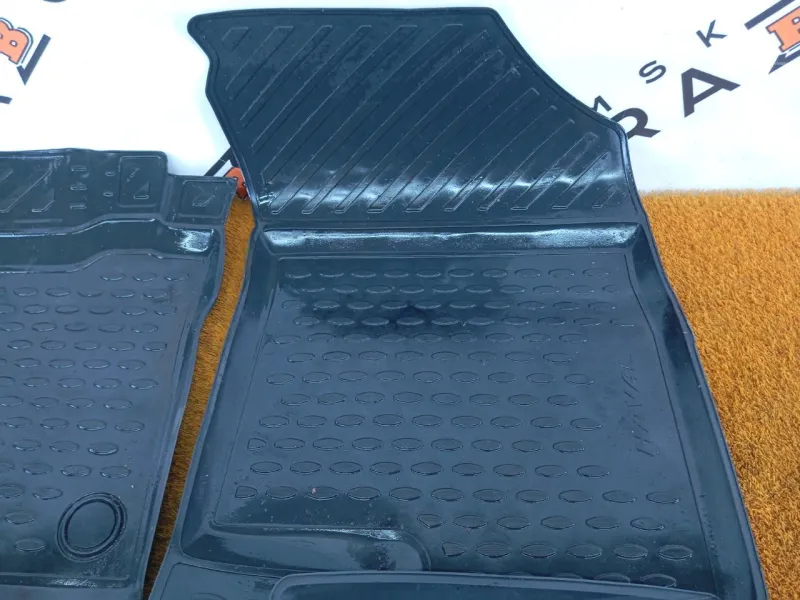 Коврик салона