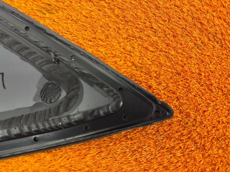 Форточка задняя