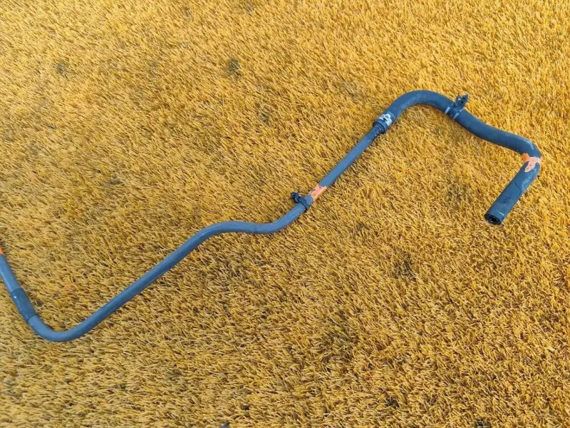 Трубка топливная