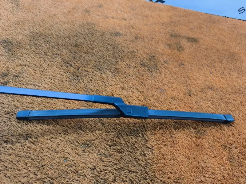 Поводок стеклоочистителя лобового стекла