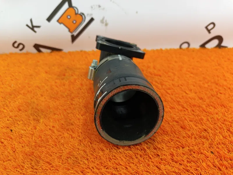 Патрубок интеркулера