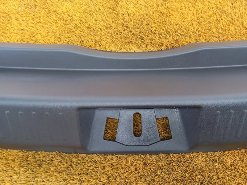 Накладка замка багажника