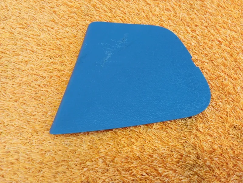 Обшивка крышки багажника