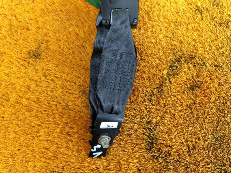 Ответная часть ремня безопасности