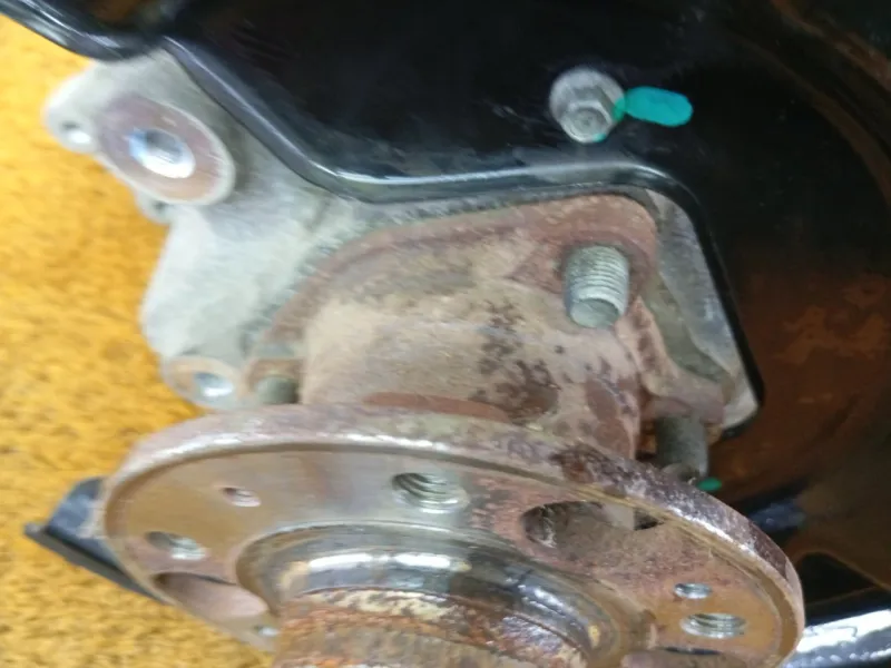 Кулак поворотный