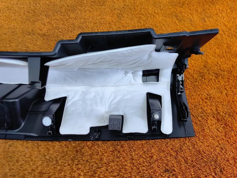 Накладка замка багажника