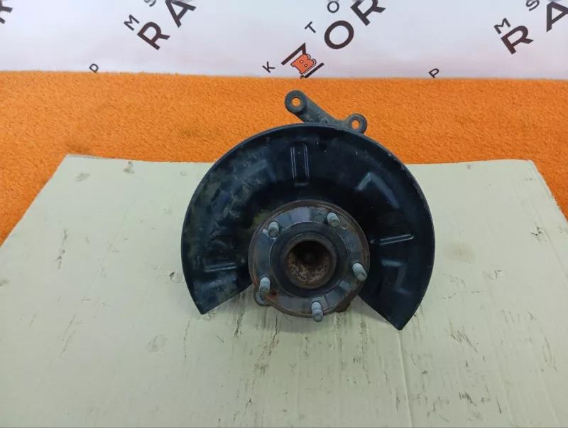 Кулак поворотный