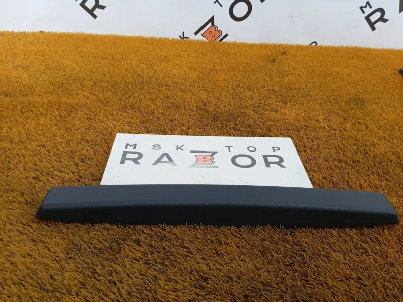 Накладка крышки багажника