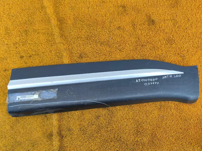 Молдинг двери