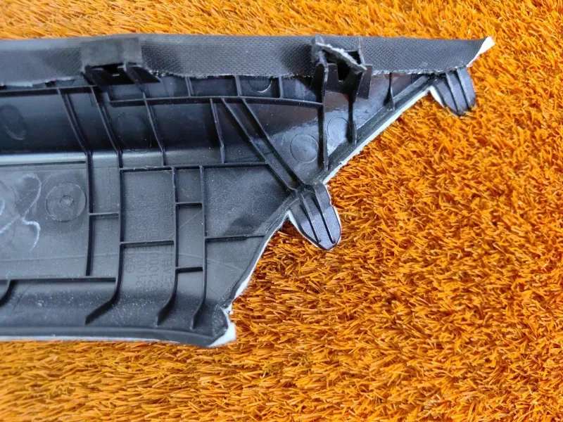 Накладка на стойку кузова