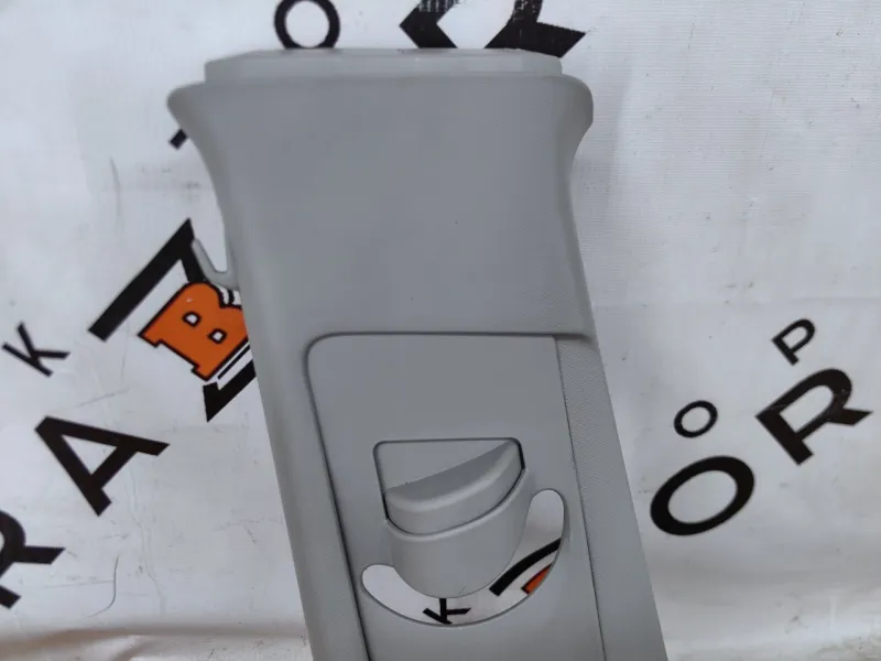 Обшивка центральной стойки