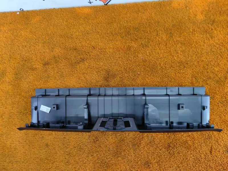 Накладка замка багажника