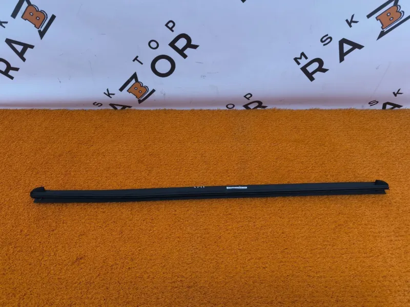 Уплотнитель стекла двери