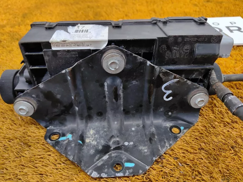 Механизм стояночного тормоза