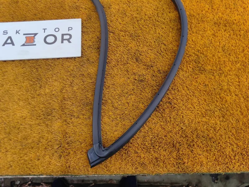 Уплотнитель двери