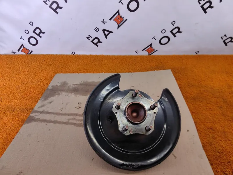 Кулак поворотный