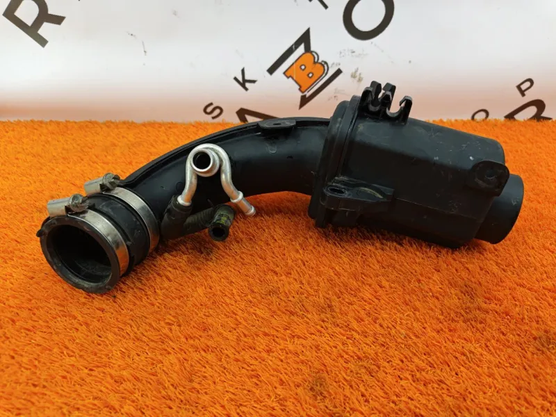 Патрубок интеркулера