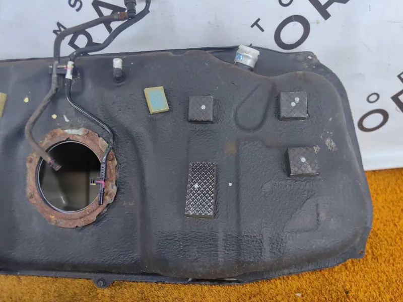 Бак топливный