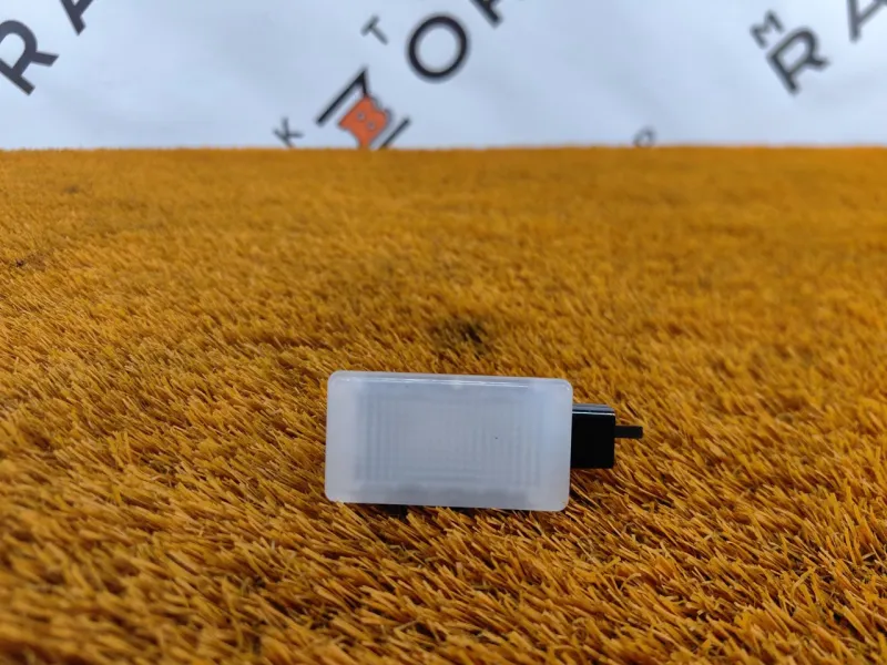 Плафон салона (Подсветка салона)