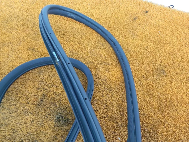 Уплотнитель проема двери