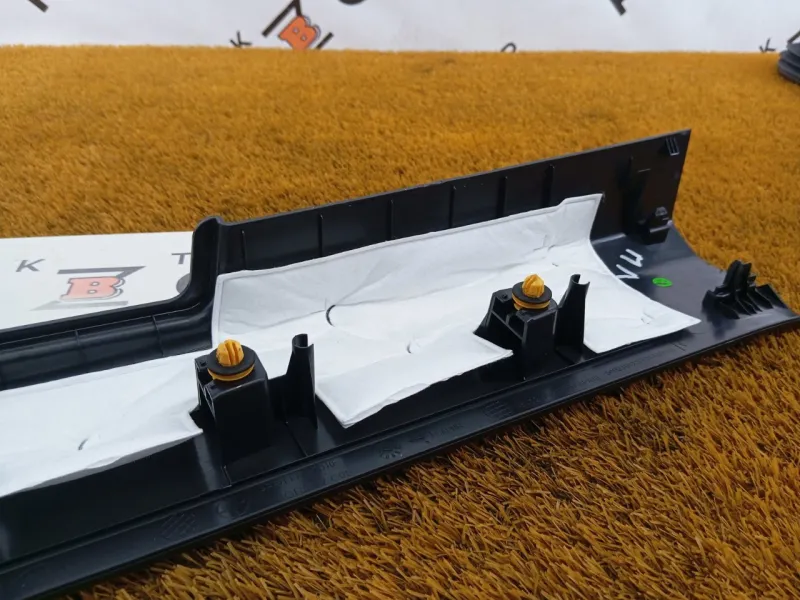 Накладка порога внутренняя