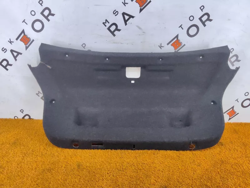 Обшивка двери багажника