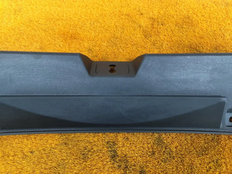 Накладка замка багажника