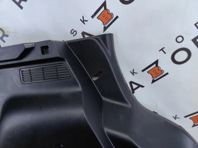 Обшивка багажника