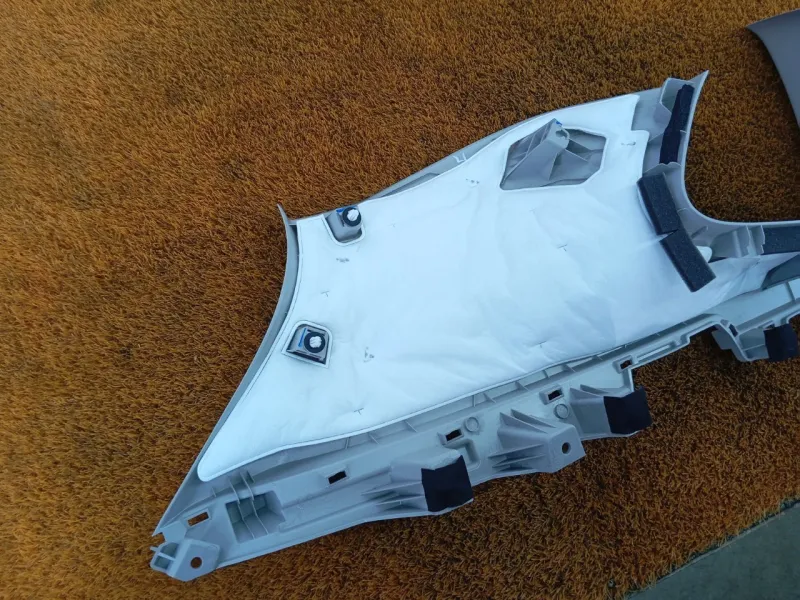 Накладка на стойку кузова