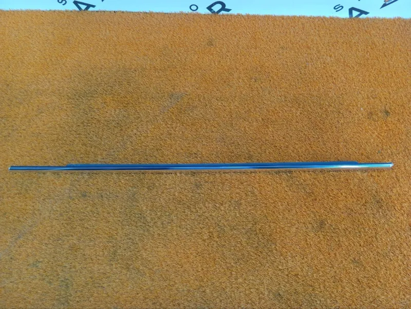 Молдинг стекла