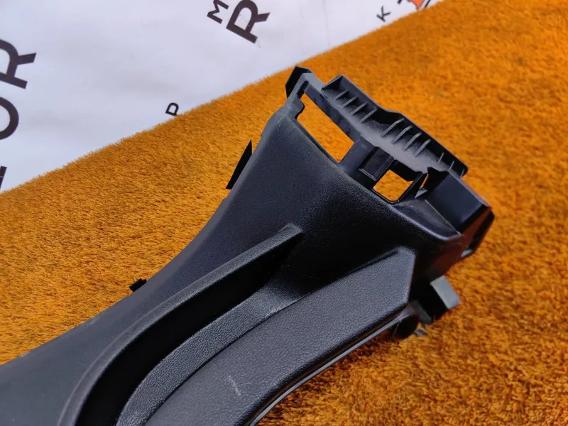 Накладка на порог салона