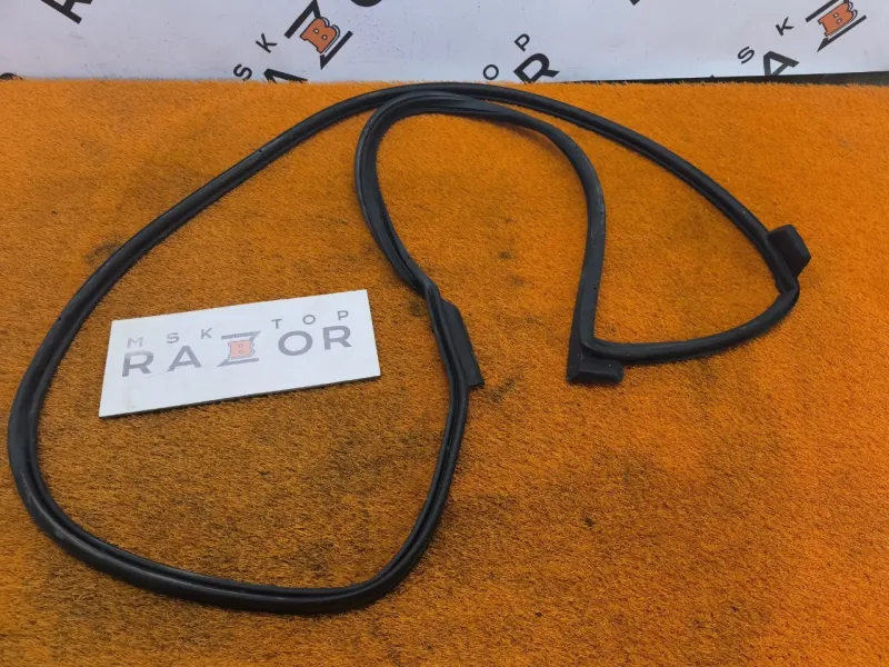 Уплотнитель двери