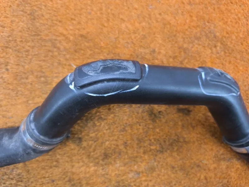 Патрубок интеркулера